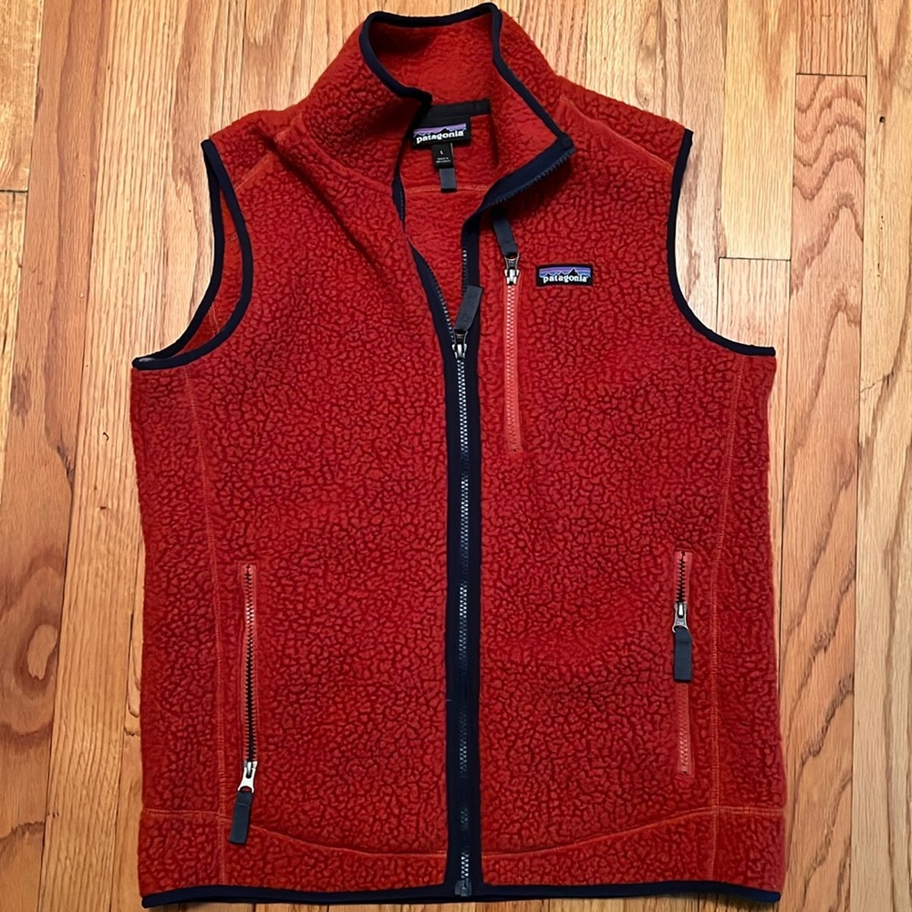 Woman’s Patagonia Red Fleece vest size Large. Only worn a handful of times.
